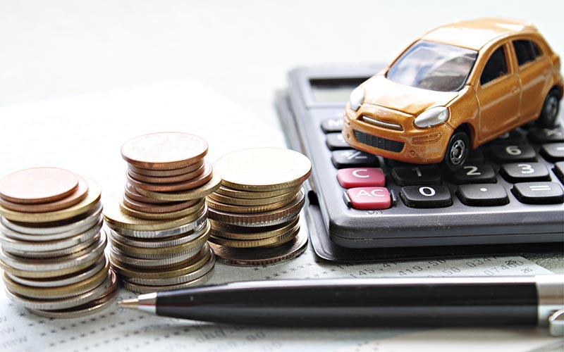 カーリースの費用は高い?リース料金を安くするには...?