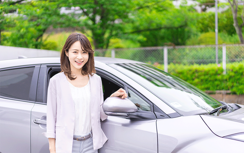 無事にカーリース契約できた女性