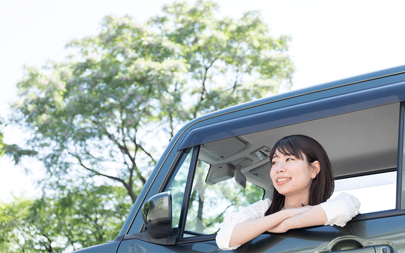 佐賀でカーリースを利用する女性